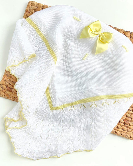 Manta Divina Blanco con detalles  Amarillos