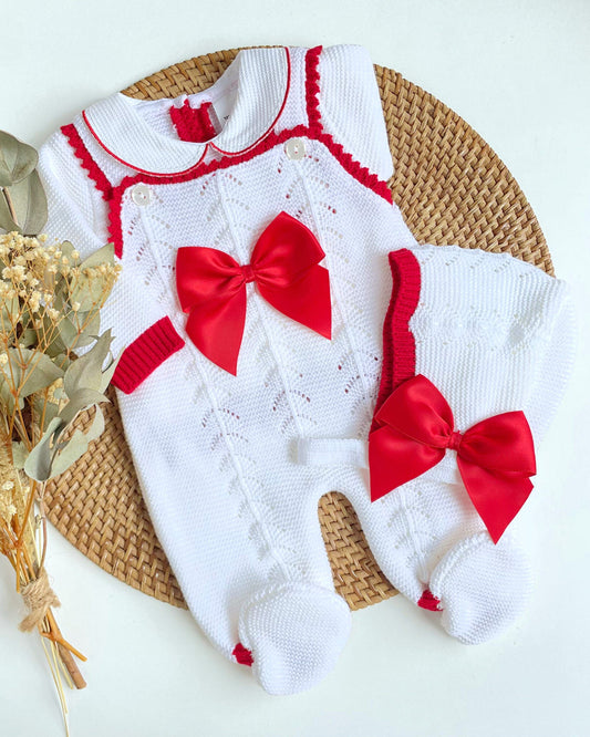 Peto Blanco con Detalles Rojos
